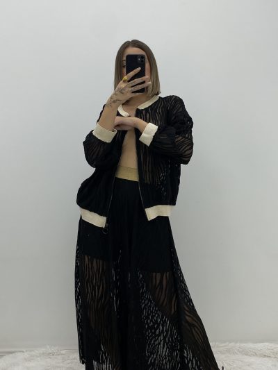 Alternative view of BOMBER ENCAJE NEGRA