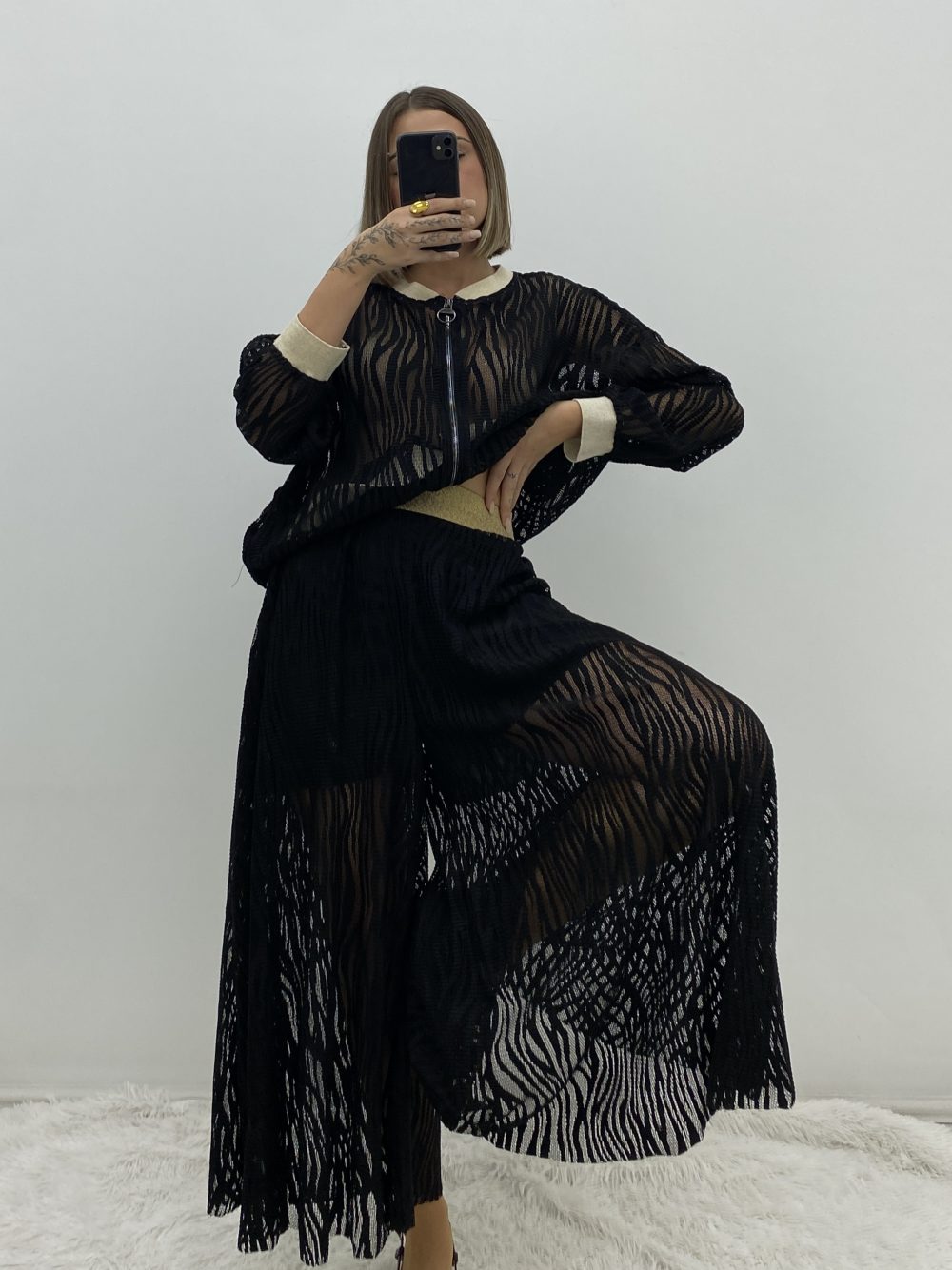 BOMBER ENCAJE NEGRA