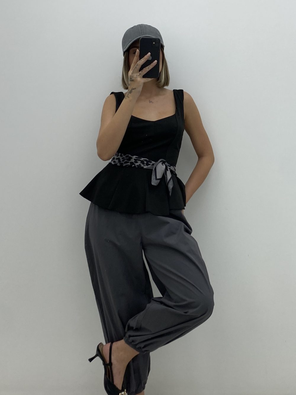 PANTALÓN GOMA TOBILLO GRIS