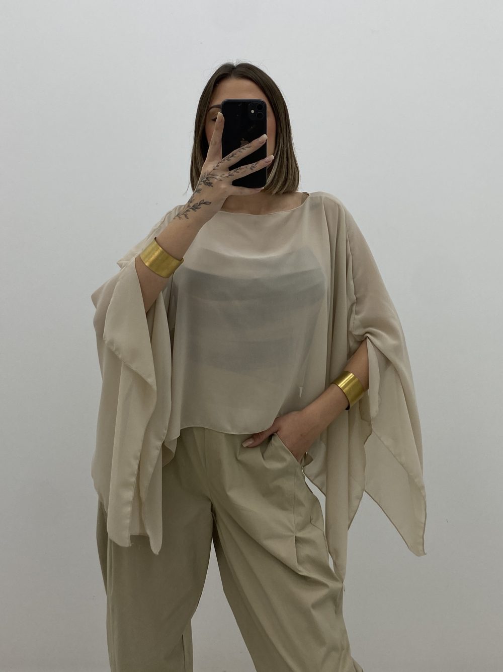 PONCHO DE GASA BEIGE - Imagen 3
