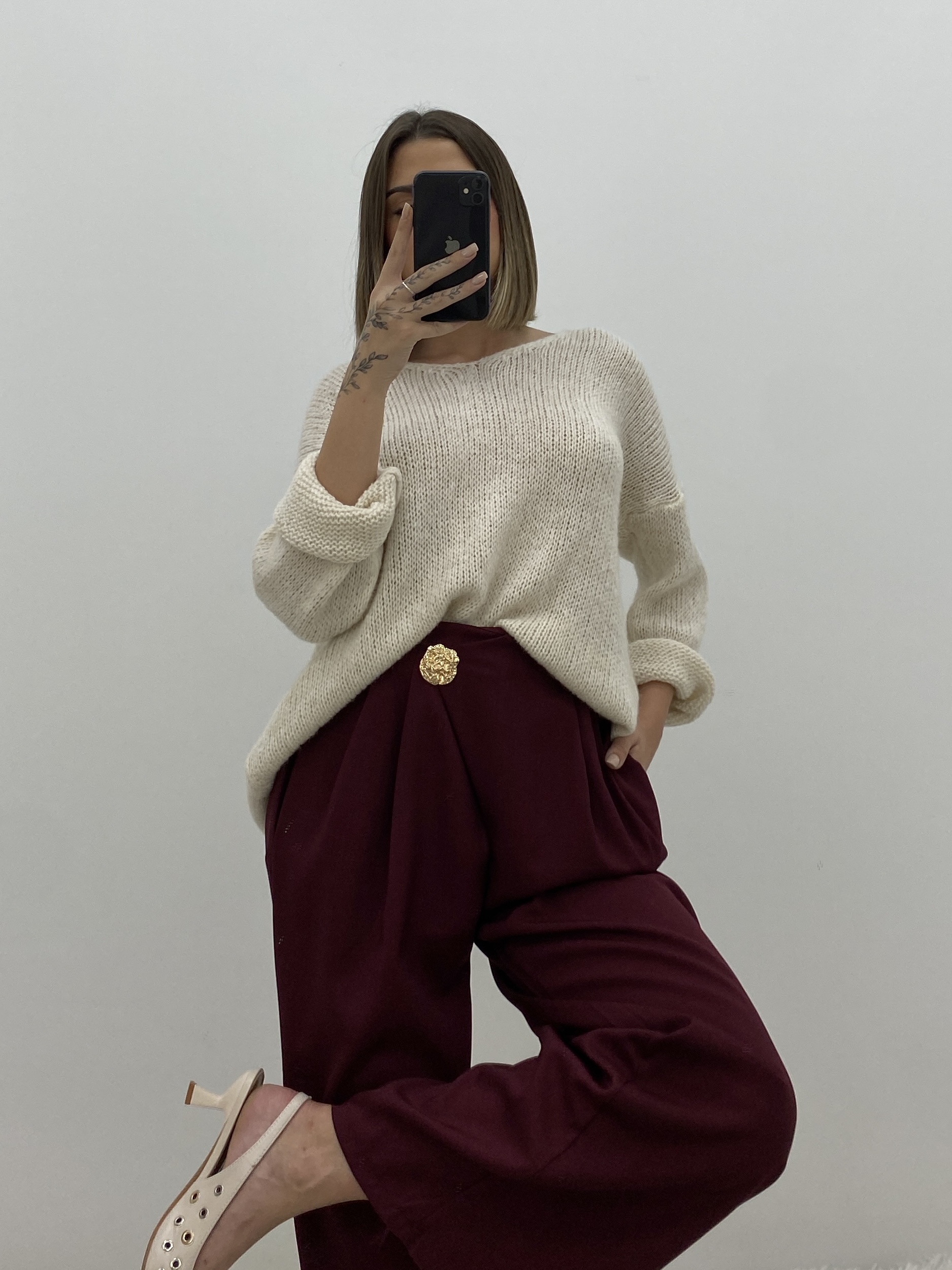 PANTALÓN BROCHE GRANATE - Imagen 2