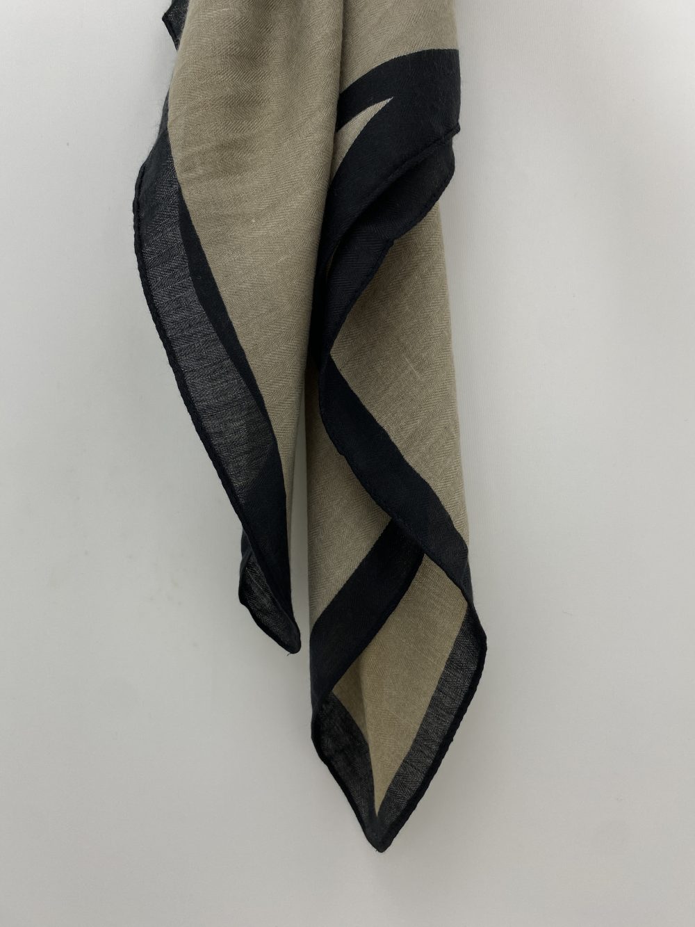 PAÑUELO TAUPE - Imagen 2