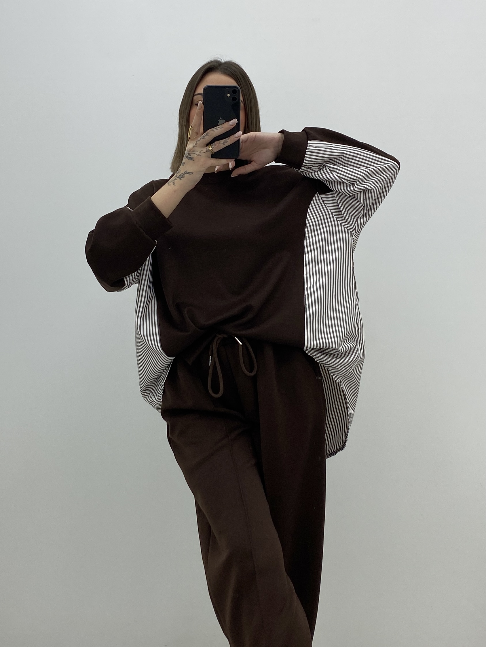 CONJUNTO COMFY RAYAS MARRÓN - Imagen 4