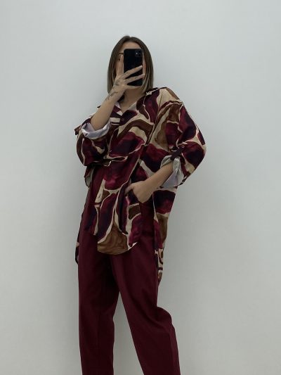 Alternative view of BLUSA ESTAMPADA GRANATE
