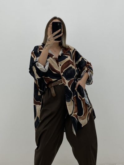 BLUSA ESTAMPADA MARRÓN