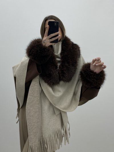 Alternative view of PUÑO PELO MARRÓN