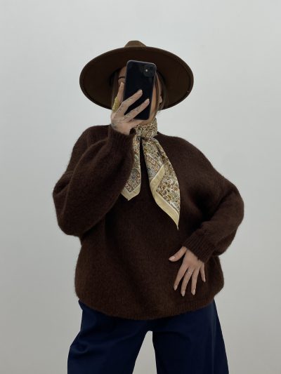 JERSEY PUNTO CUELLO REDONDO MARRÓN