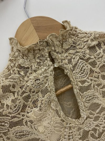 Alternative view of CAMISETA ENCAJE BEIGE