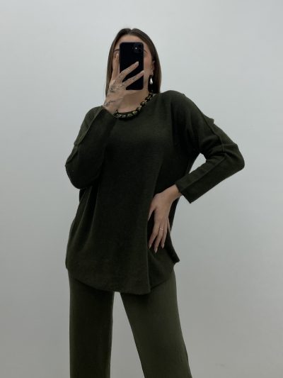 Alternative view of CONJUNTO DORIS KAKI