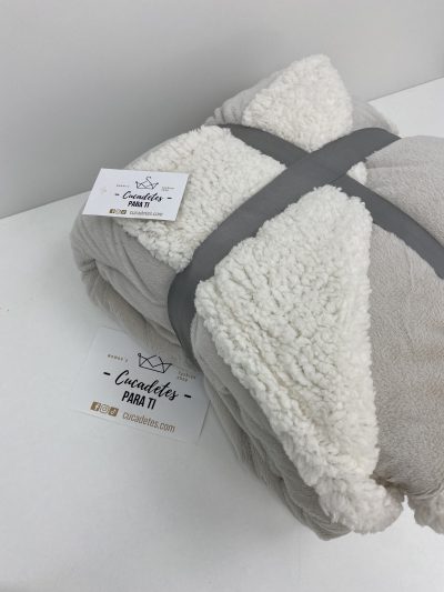 Alternative view of MANTA GRIS CLARO 220 X 240CM