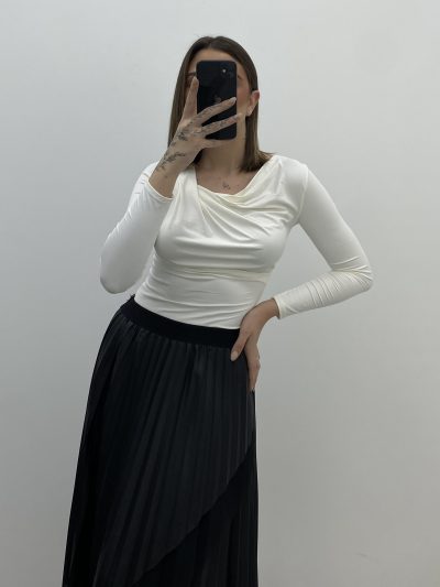 CAMISETA DETALLE FRUNCIDO