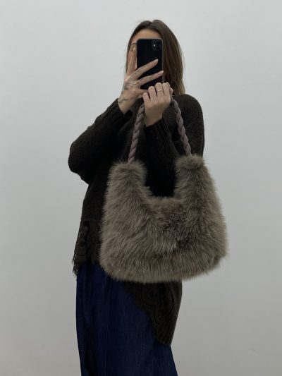 Alternative view of BOLSO PELO OVAL TAUPE