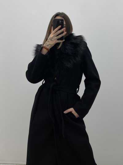 Alternative view of ABRIGO PAÑO CUELLO NEGRO