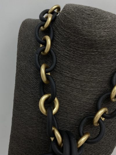 Alternative view of COLLAR FORMA NEGRO