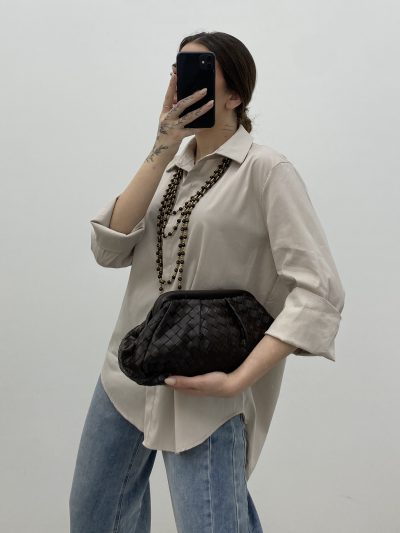 BOLSO DE MANO TRENZADO MARRÓN