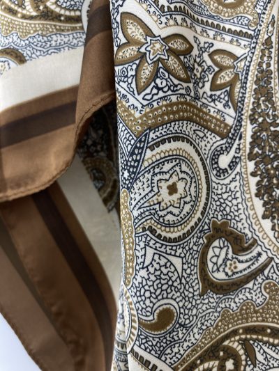 Alternative view of PAÑUELO CACHEMIRE MARRÓN