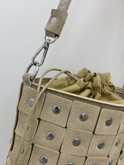 Alternative view of BOLSITO TACHUELAS BEIGE