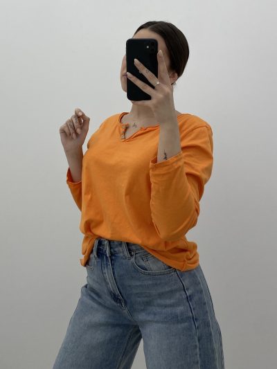 BÁSICA CUELLO PICO NARANJA