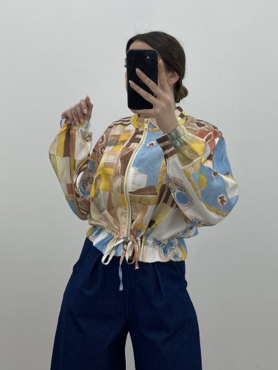 Alternative view of BOMBER CAMISA ESTAMPADO BEIGE