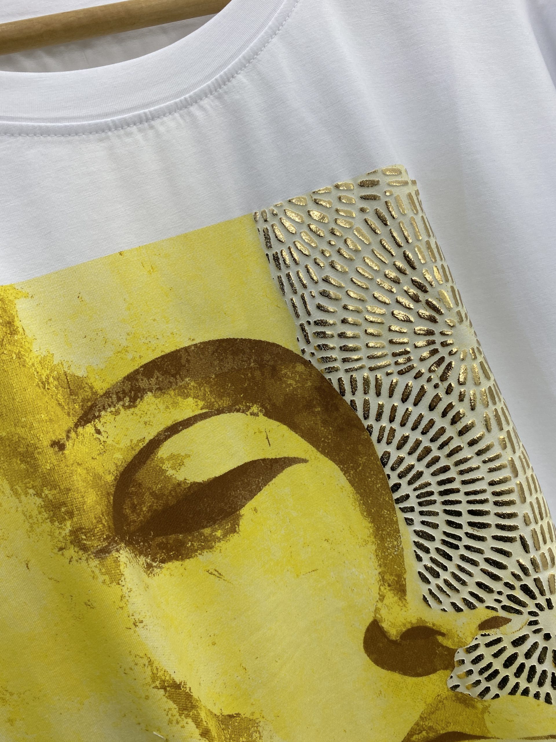 CAMISETA ROSTRO AMARILLO - Imagen 2