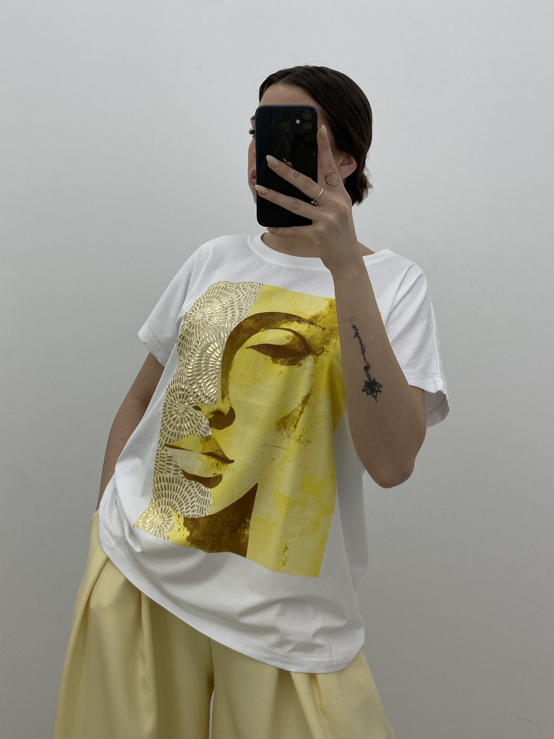 CAMISETA ROSTRO AMARILLO