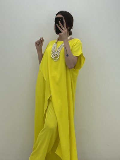 Alternative view of CONJUNTO CASACA AMARILLO