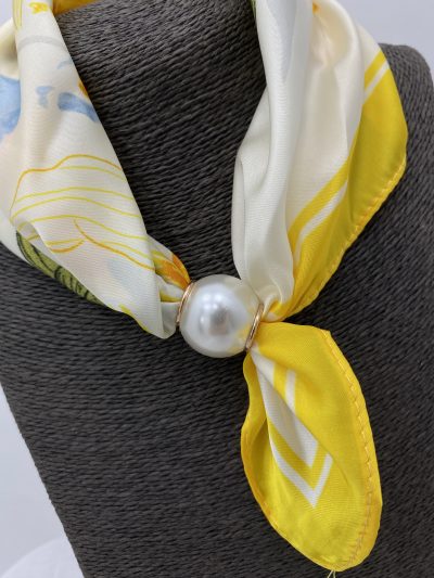 PAÑUELO BROCHE AMARILLO