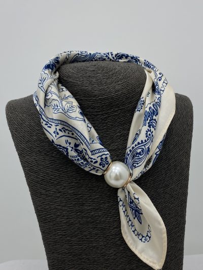 Alternative view of PAÑUELO BROCHE MARINO