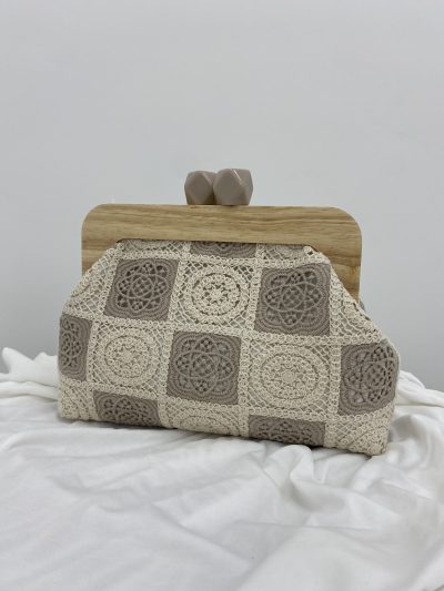BOLSO TIPO CROCHÉ TAUPE