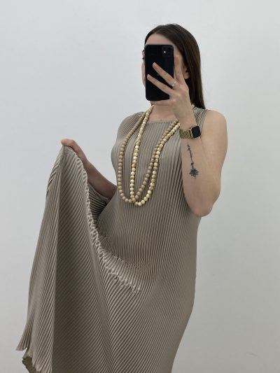 Alternative view of VESTIDO PLISADO TOPO