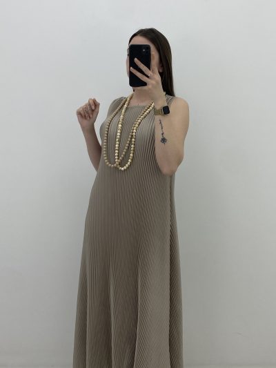 VESTIDO PLISADO TOPO