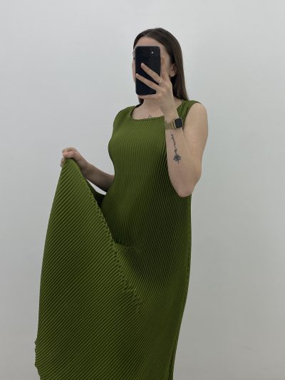 VESTIDO PLISADO VERDE