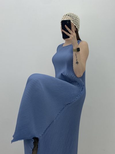 VESTIDO PLISADO AZÚL