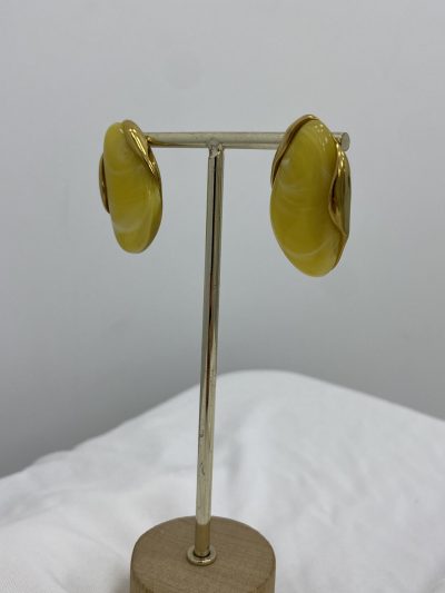 Alternative view of PENDIENTE AMARILLO