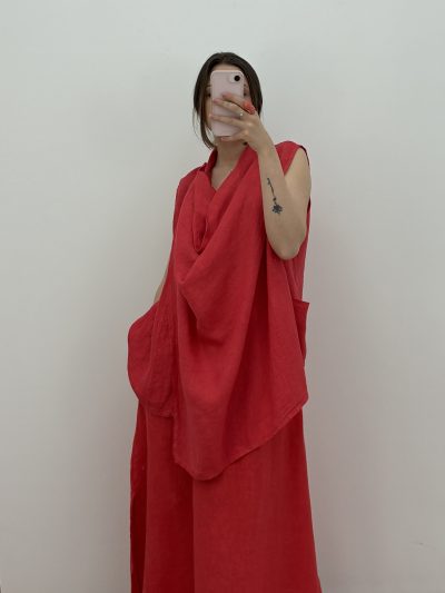 Alternative view of FALDA ROJA, 100% LINO