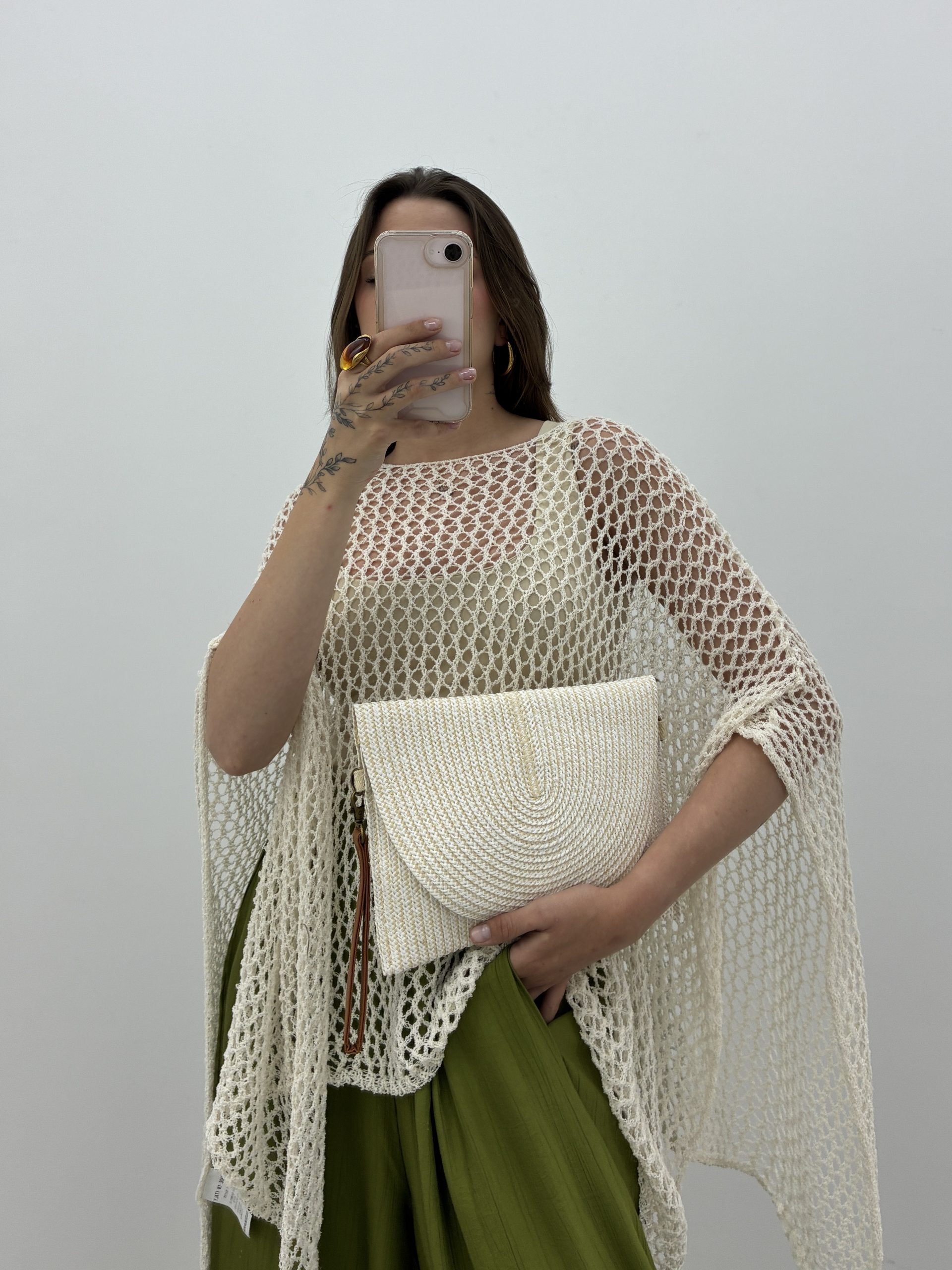 BOLSO SOBRE RAFIA CREMA