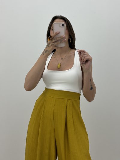 CAMISETA ESCOTE U BLANCA