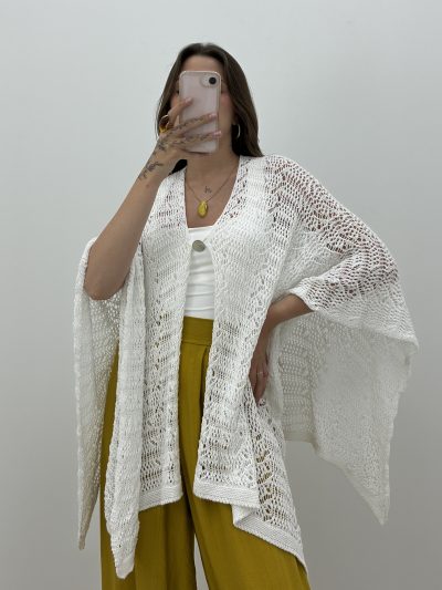 PONCHO BOTÓN CALADO BLANCO