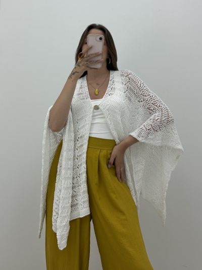 Alternative view of PONCHO BOTÓN CALADO BLANCO