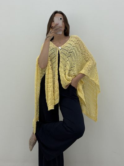 Alternative view of PONCHO BOTÓN CALADO AMARILLO