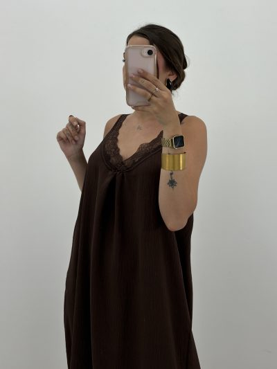 Alternative view of VESTIDO LENCERO MARRÓN CON PUNTILLA