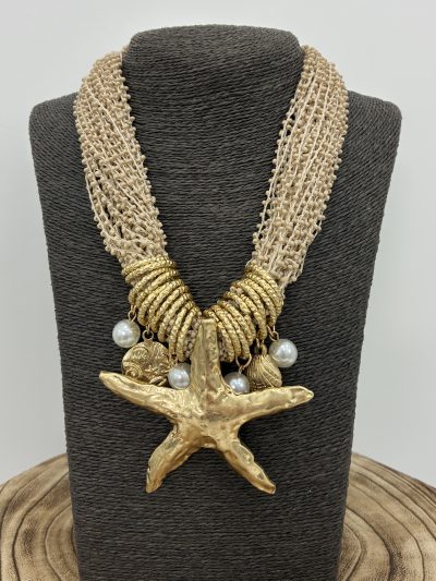 COLLAR MULTIHILOS BEIGE COLGANTE ESTRELLA