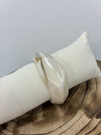 Alternative view of BRAZALETE RESINA BEIGE