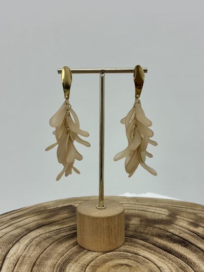 PENDIENTE CASCADA BEIGE