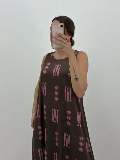Alternative view of VESTIDO PUNTO FRÍO MARRÓN Y ROSA