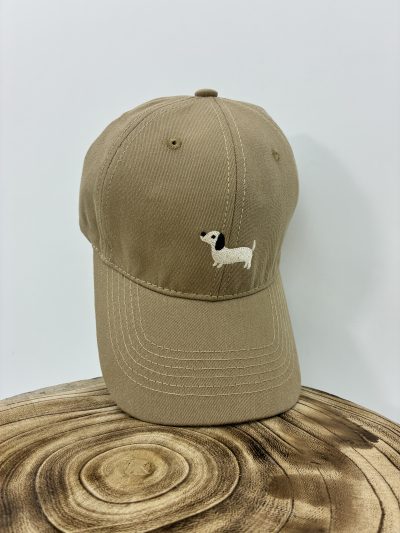 GORRA CAMEL BORDADO PERRITO