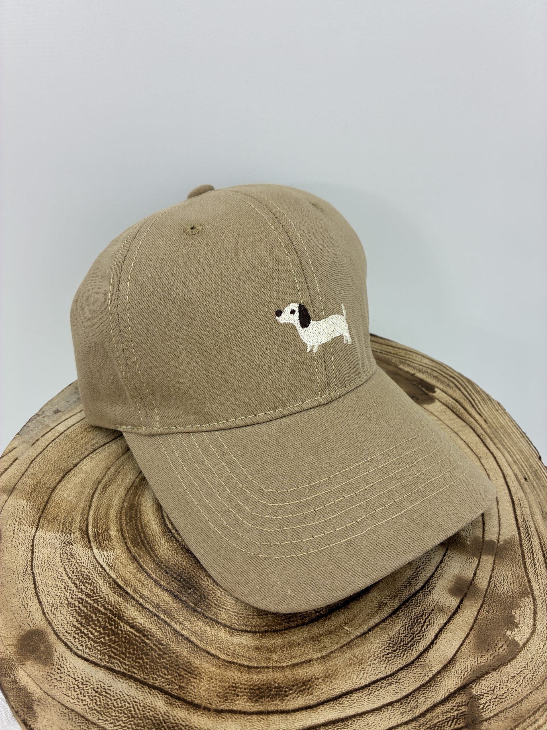 GORRA CAMEL BORDADO PERRITO - Imagen 2