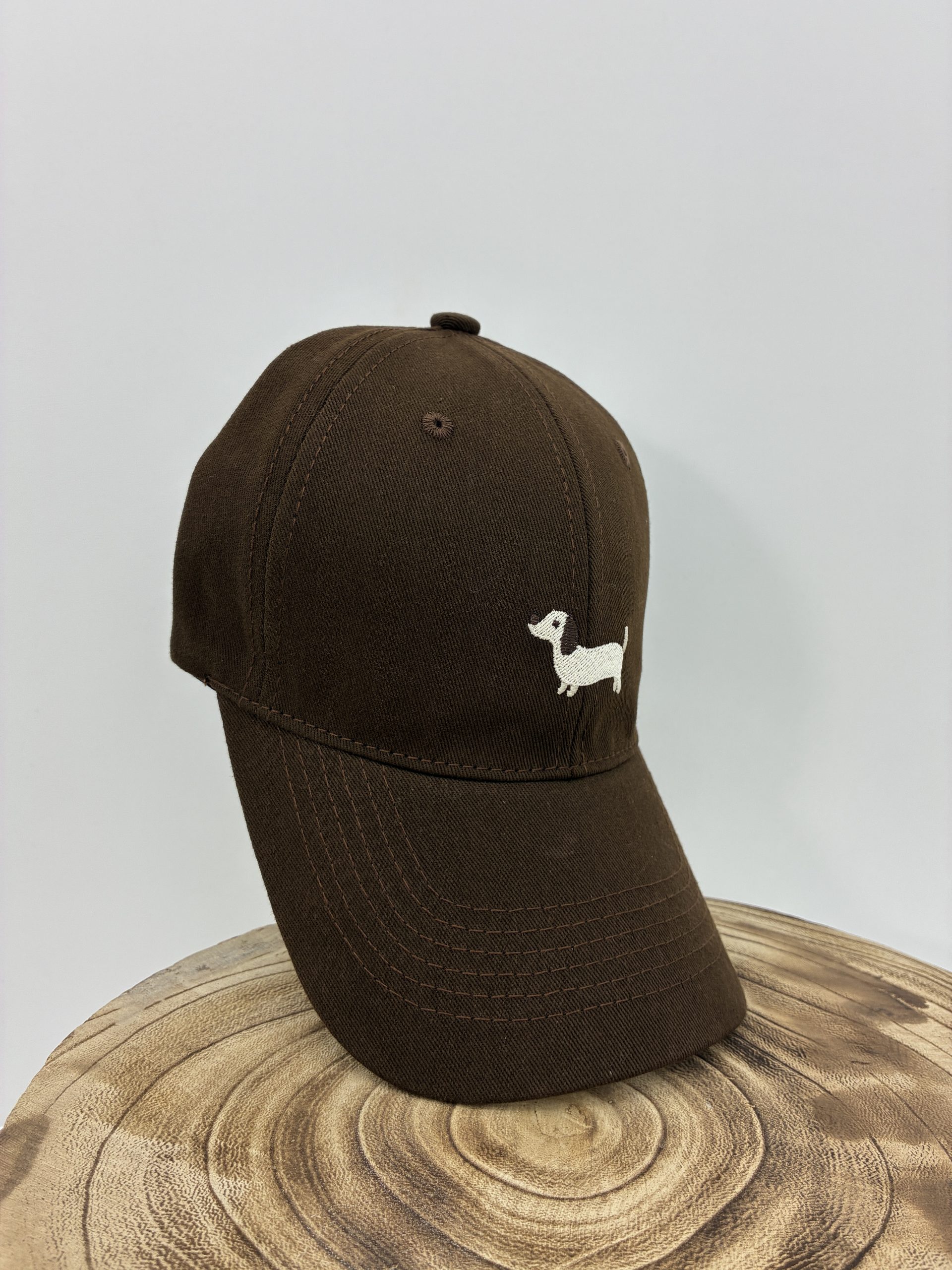 GORRA MARRÓN BORDADO PERRITO - Imagen 3