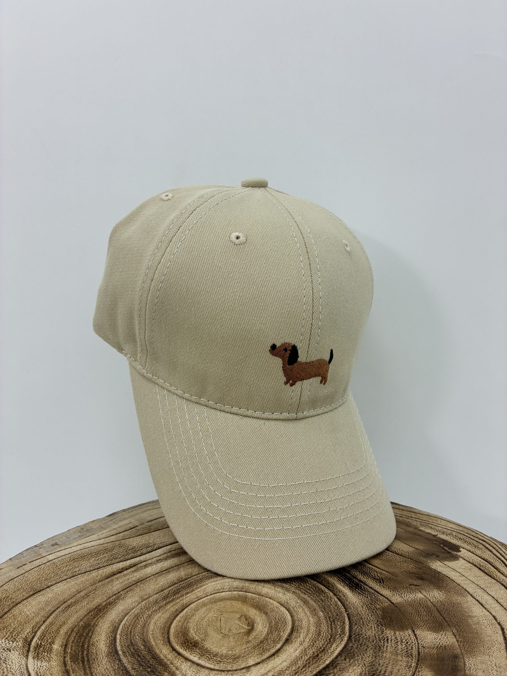 GORRA BEIGE BORDADO PERRITO - Imagen 3