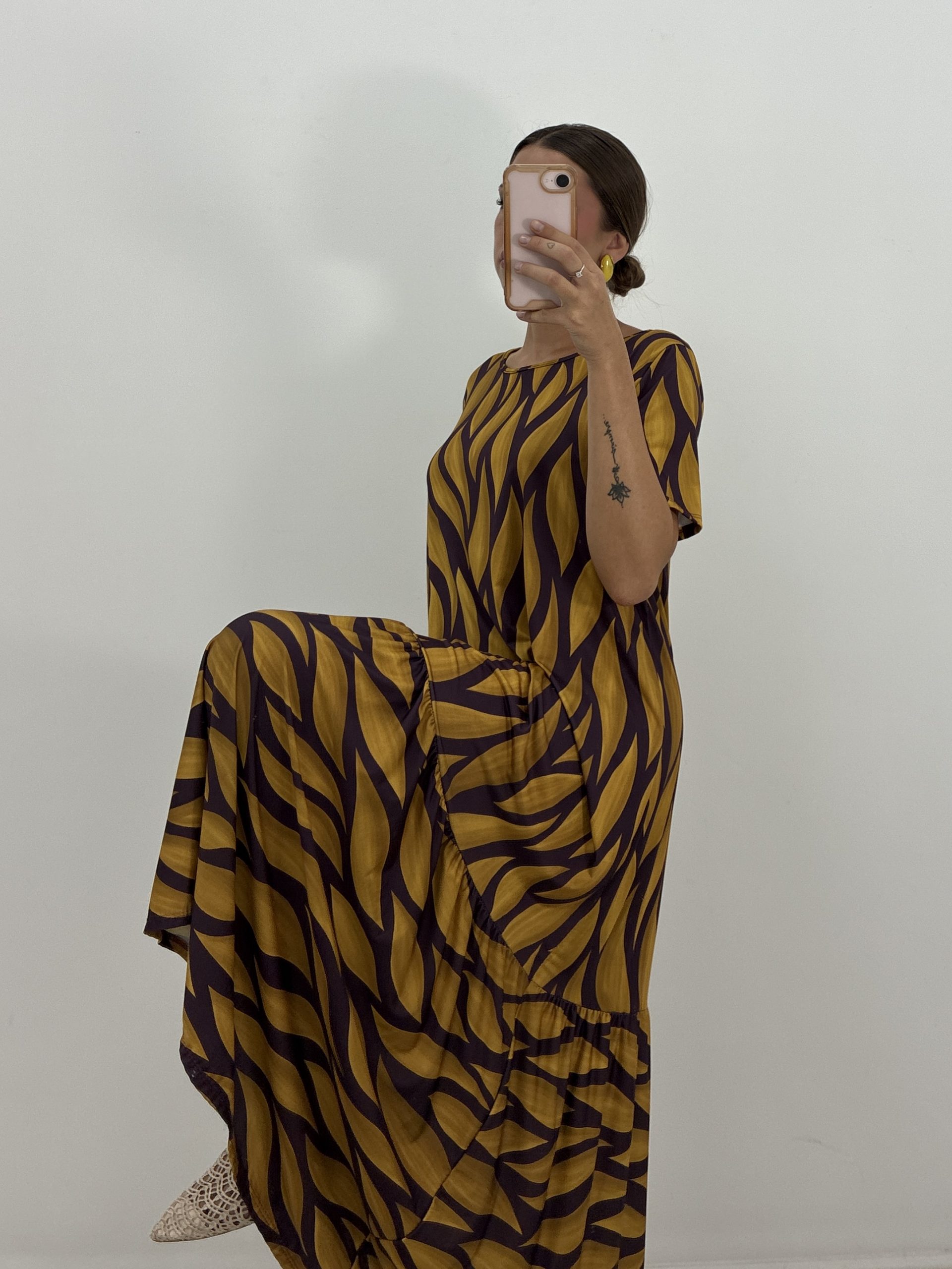 VESTIDO LICRA FRÍA ESTAMPADO MOSTAZA